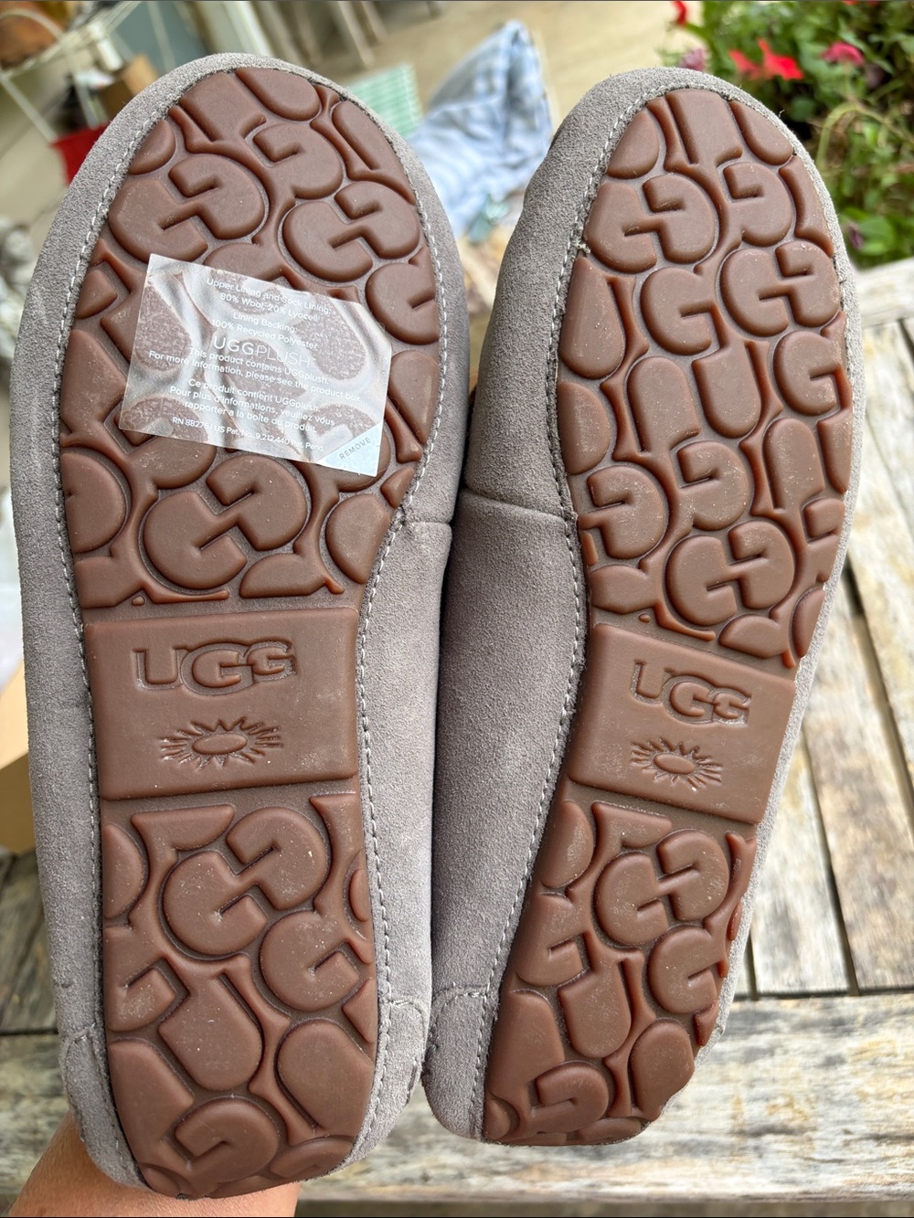 NIB UGG Women’s Dakota Moccasin Slipper - Picture 6 of 7